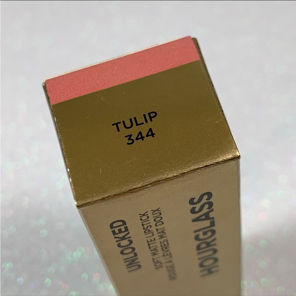 Hourglass Lipstick Tulip 344 - Picture 6 of 6